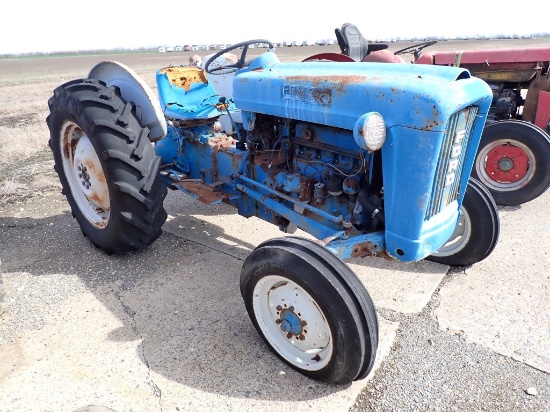 FORD 4000 WHEEL TRACTOR,  3 PT, 540 PTO, GAS ENGINE S# 8015J
