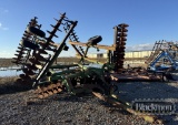 JOHN DEERE 630 DISC,  9 INCH SPACING, TRANSPORT WHEELS, HYD FOLD, S# N00630
