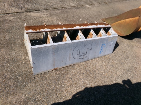 (1) HEN NESTING BOX,
