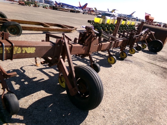 DICKEY-VATOR, 8ROW-38" CULTIVATOR  HYD FOLDING BAR