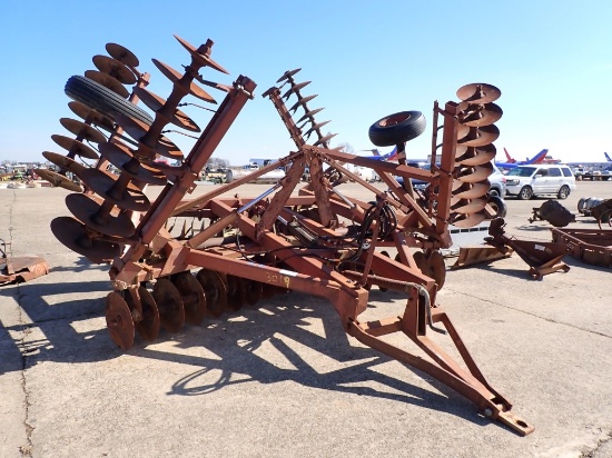 INTERNATIONAL 496 DISK HARROW  APX. 26FT
