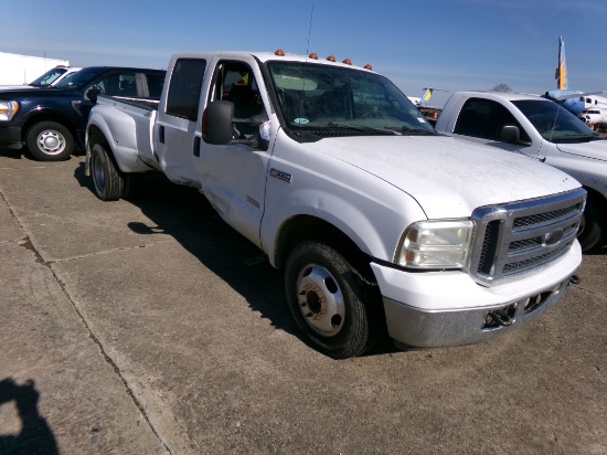 2006 FORD F350 PICKUP TRUCK,  CREW CAB, DUALLY, 6.0 DIESEL, AUTO TRANS., PW