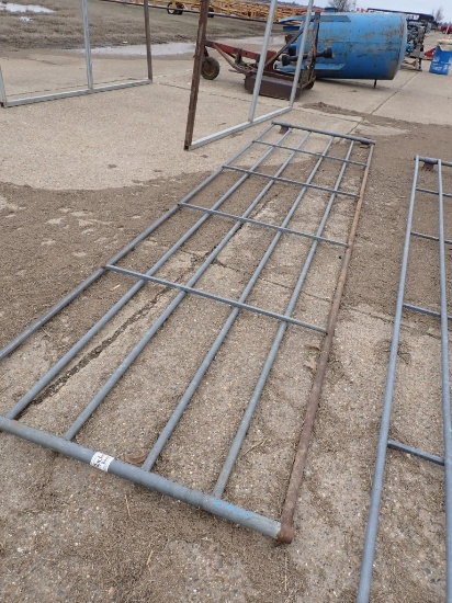 (1) LIVESTOCK GATE,  METAL, 24'