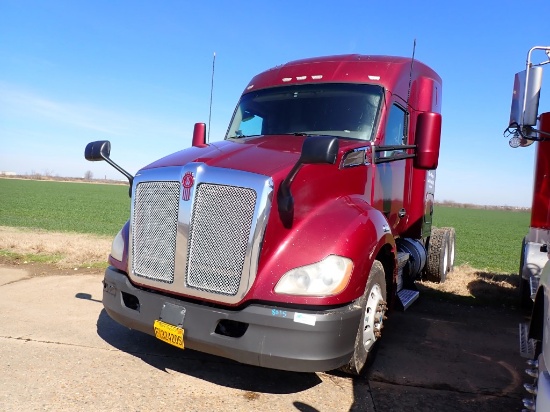 2017 KENWORTH T680 TRUCK TRACTOR, 669,000 (+/-)  PACCAR DIESEL, TWIN SCREW,
