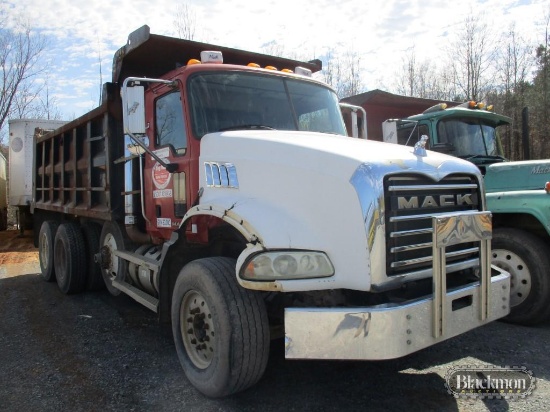 2007 MACK GRANITE DUMP TRUCK,