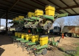 John Deere 1720 Planter
