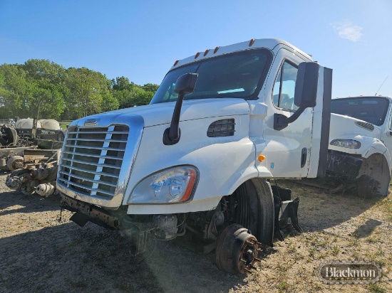 2014 Freightliner Front CLip,