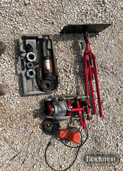 PIPE THREADERS,