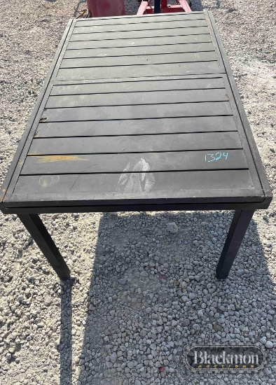 EXPANDABLE PATIO TABLE,