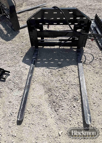 GIYI SKID STEER ATTACHMENT,