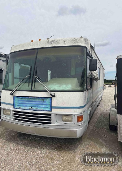 1995 NATIONAL RV CAMPER,
