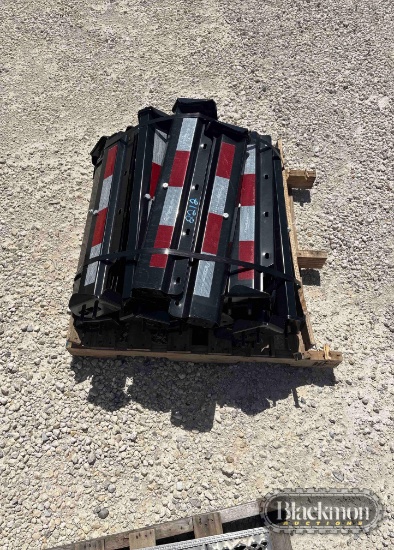 MUDFLAP HANGARS,