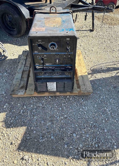 MILLER BOBCAT 225G WELDER/GENERATOR,