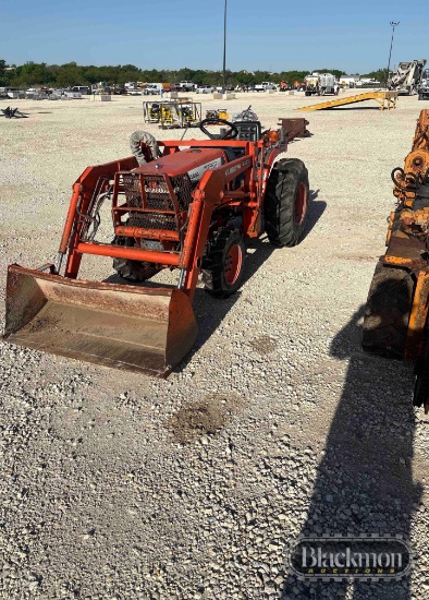 KUBOTA B2400 TRACTOR,