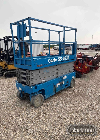 GENIE GS-2632 SCISSOR LIFT,