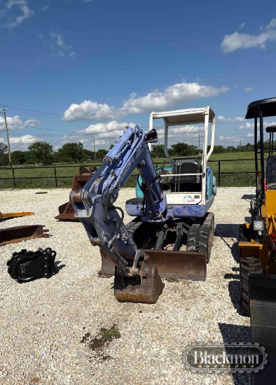 HOKETSU TRACK EXCAVATOR,