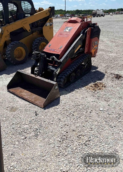 2017 DITCH WITCH SK752 MINI TRACK SKID STER,