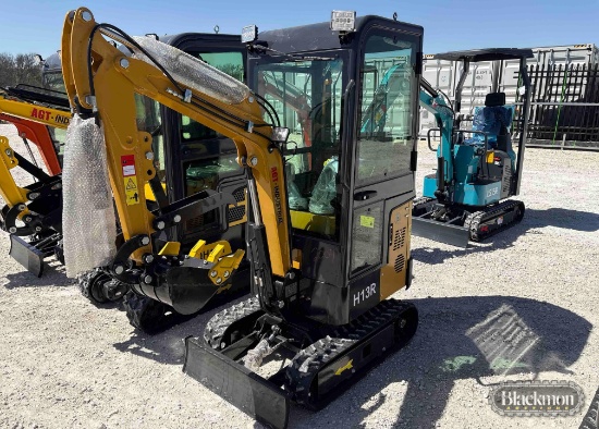 2025 AGT H13R MINI TRACK EXCAVATOR,