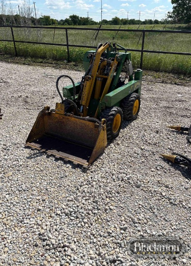 KANGA MINI TIRE SKID STEER,