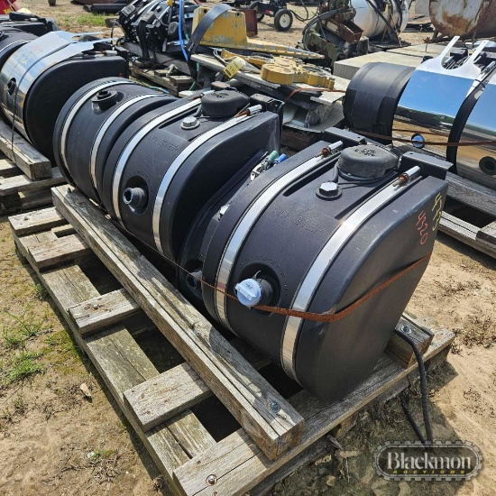 (4) DEF tanks