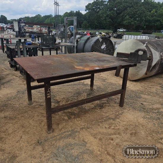 Metal Shop Table with vise