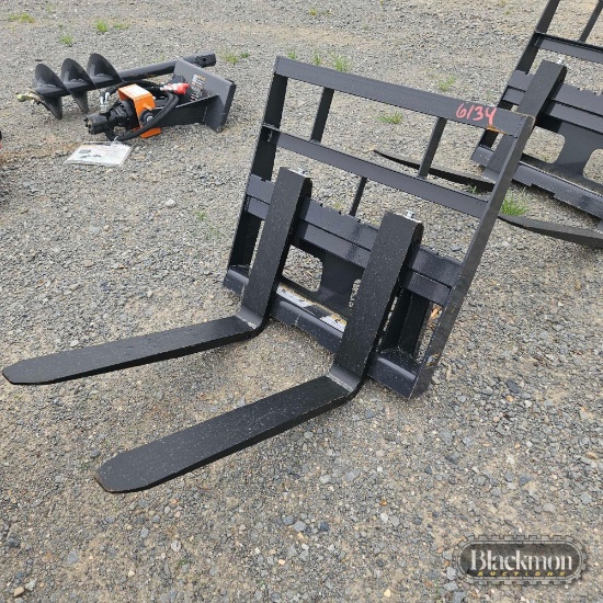 2025 Wolverine MPF-11-2500G Mini Pallet Fork,
