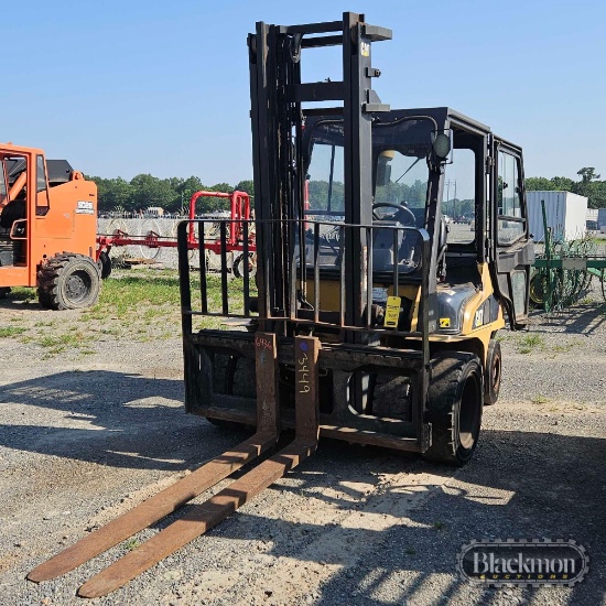Caterpillar 7000 Forklift,