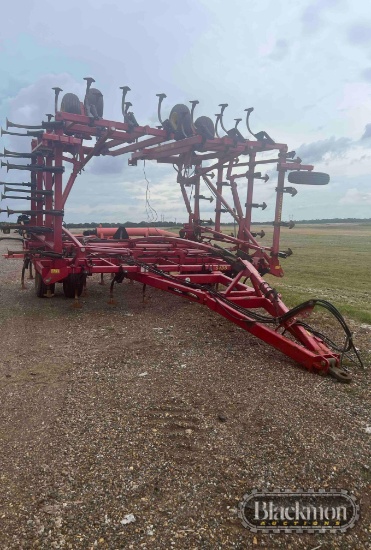 SUNFLOWER 5135 FIELD CULTIVATOR,