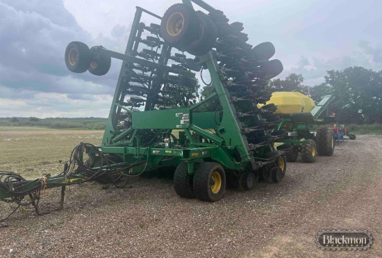 2009 JOHN DEERE 1890 AIR DRILL W/ 1910 CART,