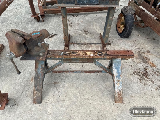 Vice with Metal Saw Horse