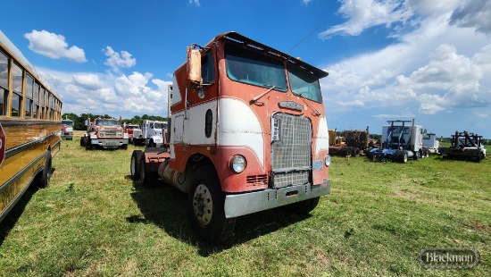 WHITE FREIGHTLINER COE TRUCK TRACTOR,