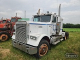 FREIGHTLINER TRUCK TRACTOR,