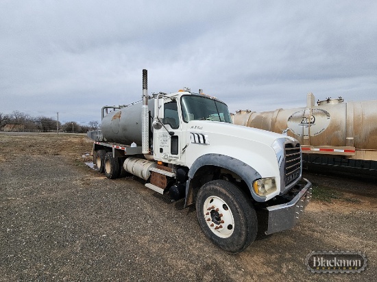 2008 Mack GU Granite 70 Barrel Truck VIN:1M2AX04C58M001536 -401 SE 4th Street,Lindsay,Oklahoma73052