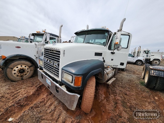 2007 Mack CHN613 Vac Winch Truck VIN: 1M2AJ06Y47N007136 - 401 SE 4th Street, Lindsay, Oklahoma 73052