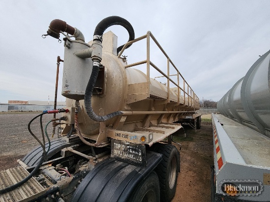 2017 Dragon 150BBL Vac Trailer VIN: 1UNST4226HS151414 - 401 SE 4th Street, Lindsay, Oklahoma 73052