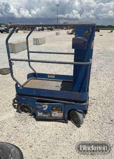 SCISSOR LIFT,