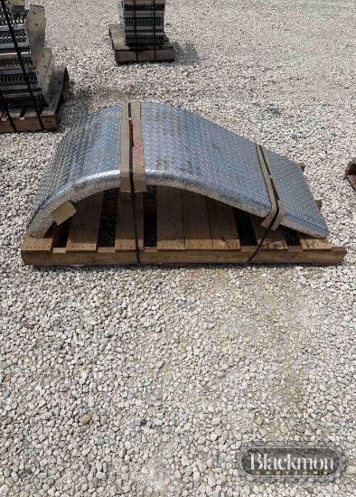 TRUCK/TRACTOR HALF FENDERS,