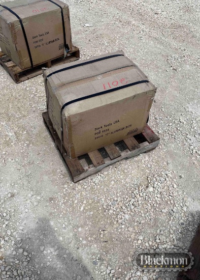 TRUCK/TRACTOR TOOLBOX,