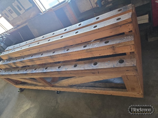 WOODEN ROLL AROUND WORK STATION