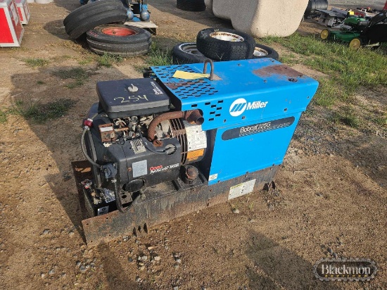 Miller Bobcat 225G Welder / Generator,