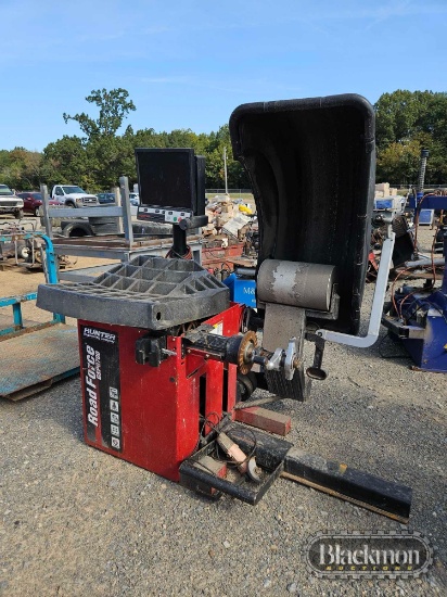 Hunter GSP 9700 Wheel Balancing Machine,
