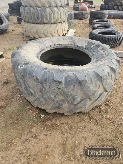 (1) 19.5l-24 tire