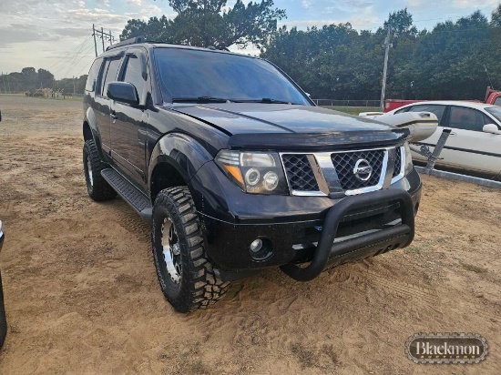 2007 Nissan Pathfinder LE SUV,