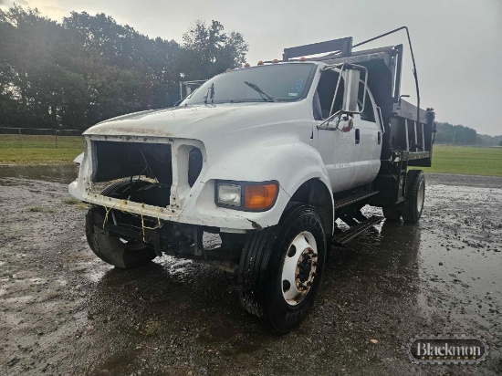 2000 Ford F Series Dump Truck,