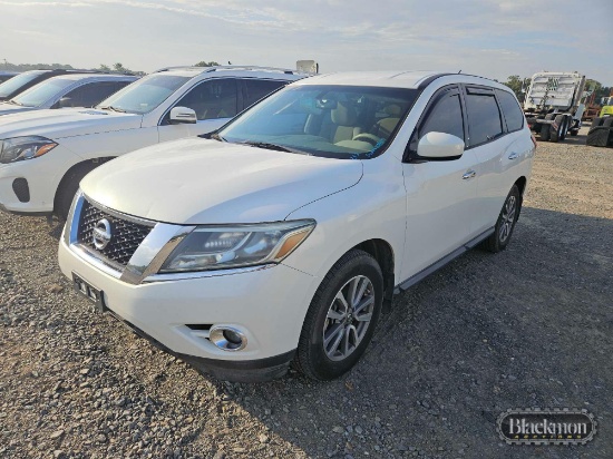 2014 Nissan Pathfinder SUV,