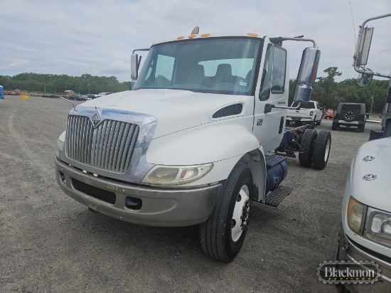 2002 International 4300 Cab And Chassis,
