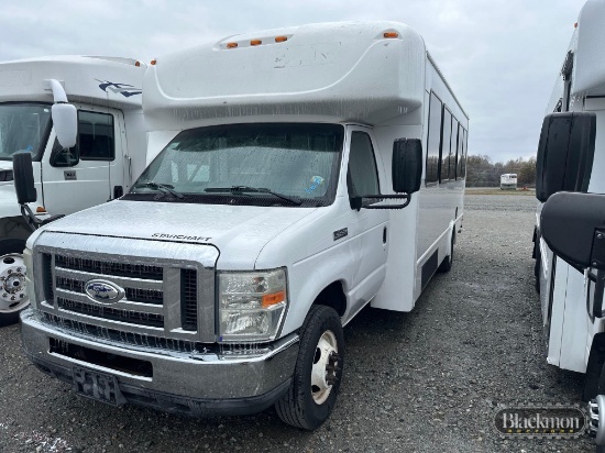 2015 Ford E-450 Super Duty Starcraft Shuttle Bus,