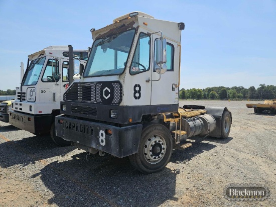Capacity TJ9000 Yard Jockey,