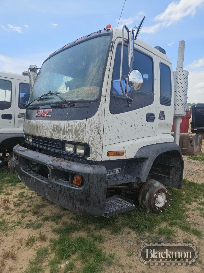 2004 GMC T7500 Front Clip,