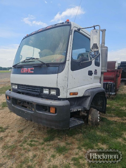 2004 GMC T7500 Front Clip,